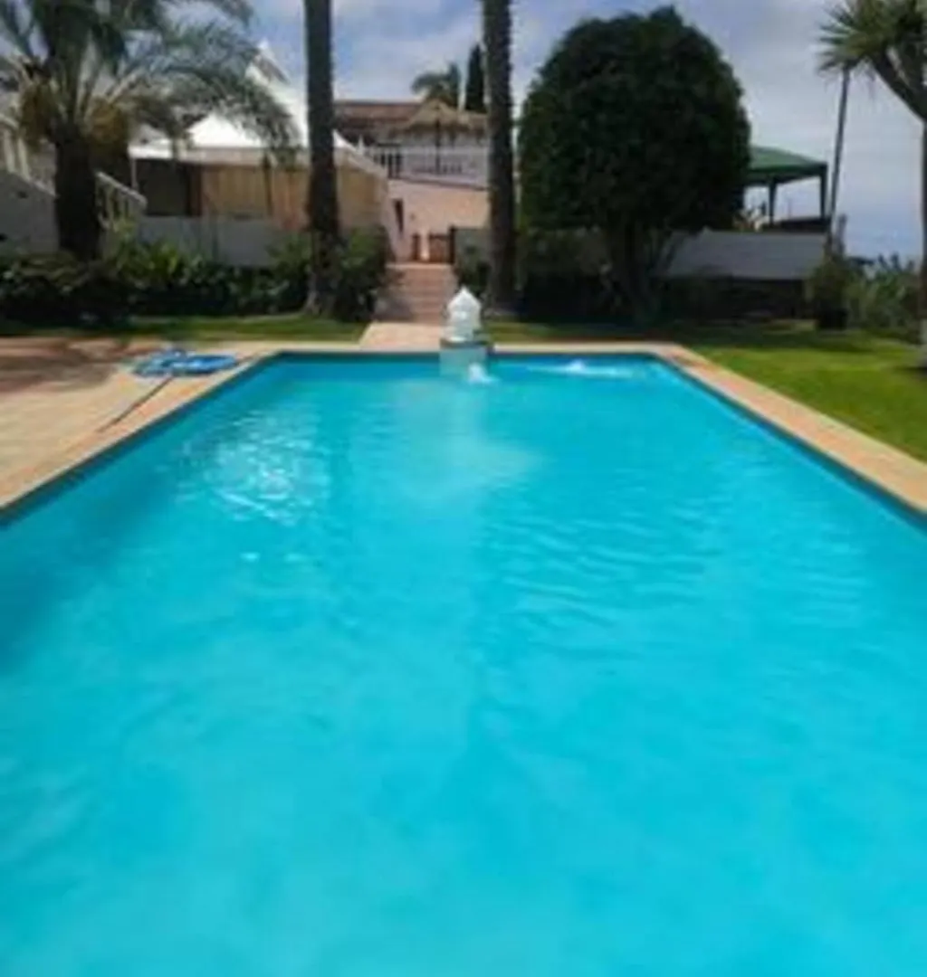 Domek alpejski Espectacular Villa Con Piscina Y Vistas Al Valle Cruz Santa